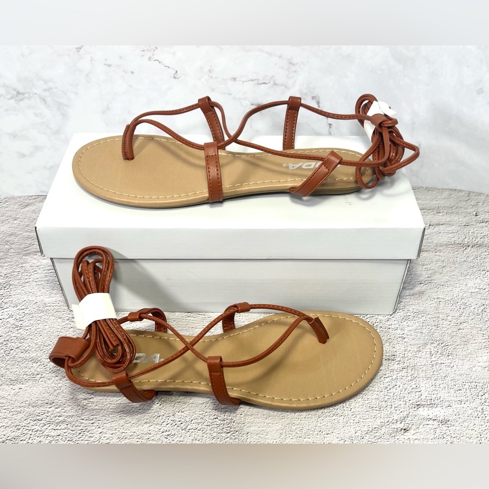 Soda Jeanie Sandals Size 8.5